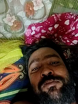 Snapshot of Young_couple143 chatting on 11-28-25, 05:26 Young couple143 online show from 11-28-25, 05:26