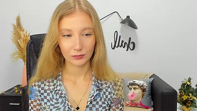 LolaWilsons online show from 01-07-25, 11:16