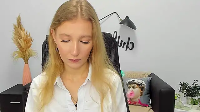 LolaWilsons online show from 01-10-25, 09:44