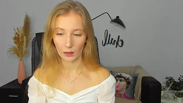 LolaWilsons online show from 01-13-25, 10:25