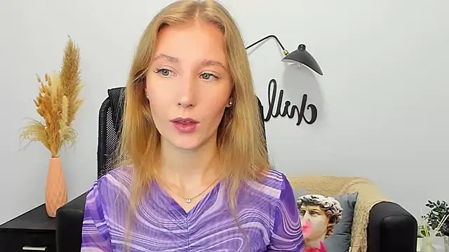 LolaWilsons online show from 01-17-25, 06:26