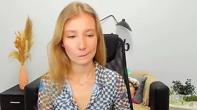 LolaWilsons online show from 01-22-25, 11:01