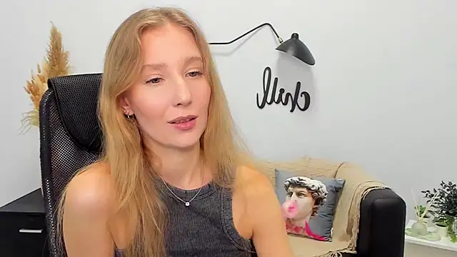 LolaWilsons online show from 01-30-25, 09:25