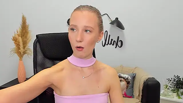 LolaWilsons online show from 01-31-25, 12:29