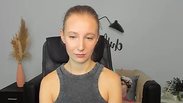 LolaWilsons online show from 02-06-25, 12:37