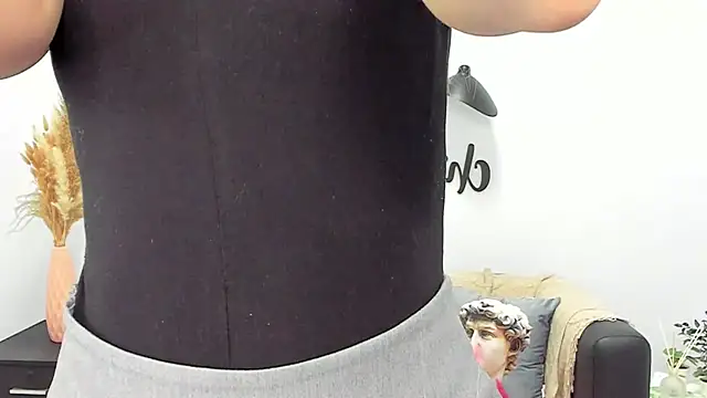 LolaWilsons online show from 02-07-25, 06:24