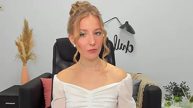 LolaWilsons online show from 02-08-25, 11:55