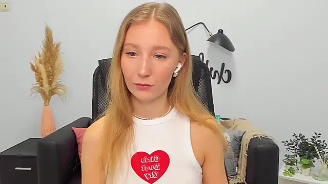 LolaWilsons online show from 02-11-25, 09:20