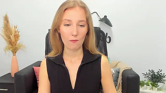 LolaWilsons online show from 02-26-25, 06:15