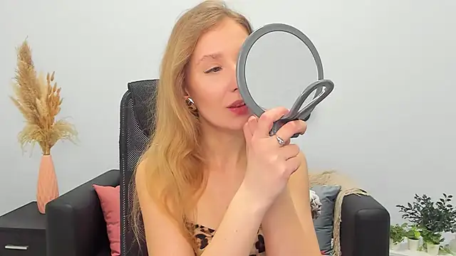 LolaWilsons online show from 03-02-25, 02:00