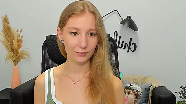 LolaWilsons online show from 03-19-25, 12:23