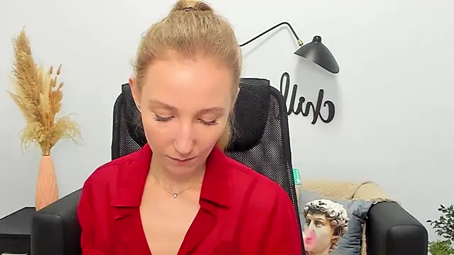 LolaWilsons online show from 03-20-25, 12:22