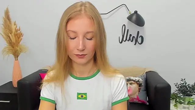 LolaWilsons online show from 09-20-25, 08:26