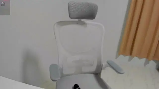 Snapshot of Cee_chalynn chatting on 10-03-25, 12:57 Cee chalynn online show from 10-03-25, 12:57