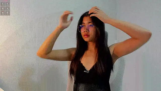 Snapshot of Cee_chalynn chatting on 10-11-25, 02:37 Cee chalynn online show from 10-11-25, 02:37