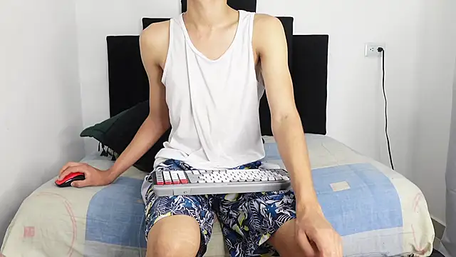 Snapshot of MarcoAlexLatino chatting on 03-19-25, 03:20 MarcoAlexLatino online show from 03-19-25, 03:20