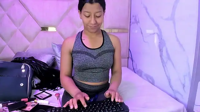 VaneLin18 online show from 02-03-26, 04:45