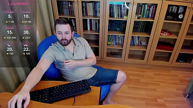 Snapshot of NikkiNSerdron chatting on 01-14-25, 04:47 NikkiNSerdron online show from 01-14-25, 04:47
