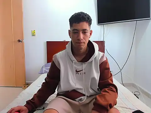 Snapshot of Chandler_ken chatting on 11-19-25, 01:11 Chandler ken online show from 11-19-25, 01:11