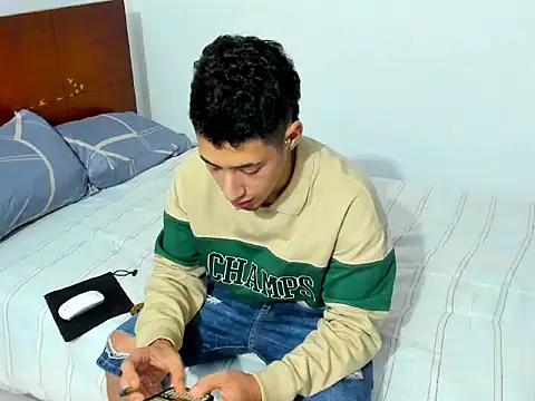 Snapshot of Chandler_ken chatting on 12-05-25, 02:09 Chandler ken online show from 12-05-25, 02:09