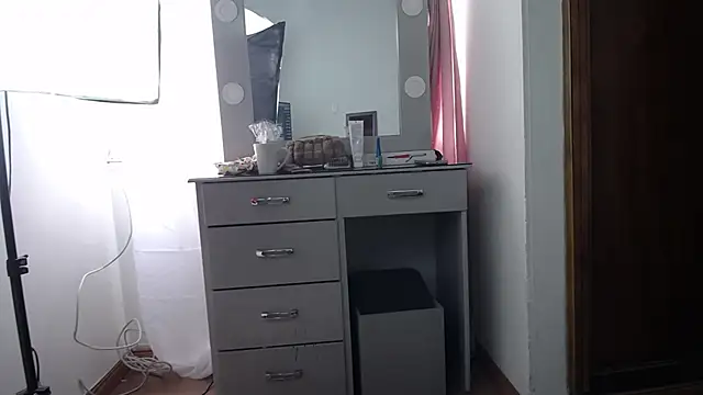 LiaTaylorr online show from 09-18-25, 12:18