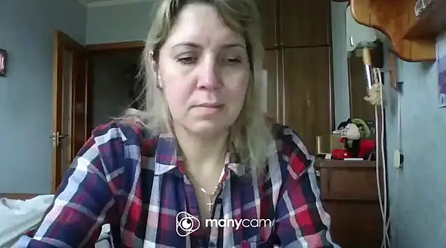 Snapshot of IrinaB1 chatting on 02-01-25, 07:26 IrinaB1 online show from 02-01-25, 07:26