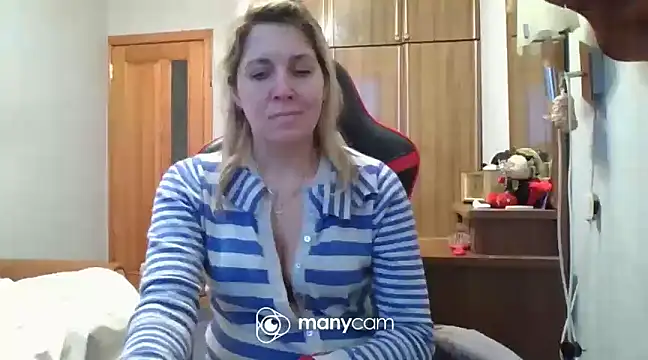 Snapshot of IrinaB1 chatting on 02-02-25, 02:02 IrinaB1 online show from 02-02-25, 02:02