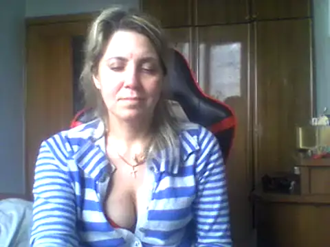 Snapshot of IrinaB1 chatting on 02-05-25, 01:00 IrinaB1 online show from 02-05-25, 01:00