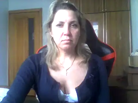 Snapshot of IrinaB1 chatting on 02-09-25, 09:16 IrinaB1 online show from 02-09-25, 09:16