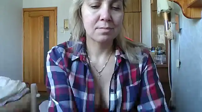 Snapshot of IrinaB1 chatting on 02-17-25, 07:58 IrinaB1 online show from 02-17-25, 07:58