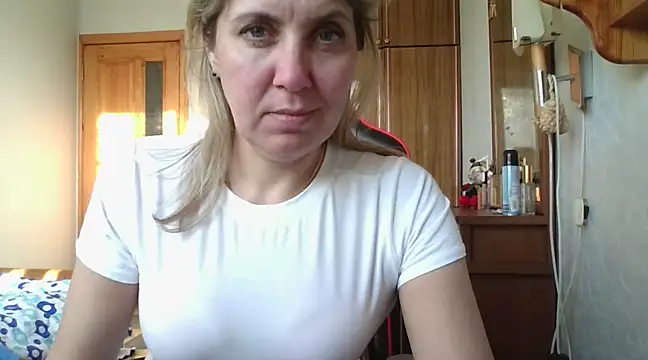 Snapshot of IrinaB1 chatting on 02-19-25, 02:01 IrinaB1 online show from 02-19-25, 02:01