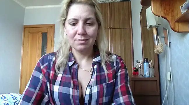 Snapshot of IrinaB1 chatting on 02-22-25, 11:02 IrinaB1 online show from 02-22-25, 11:02