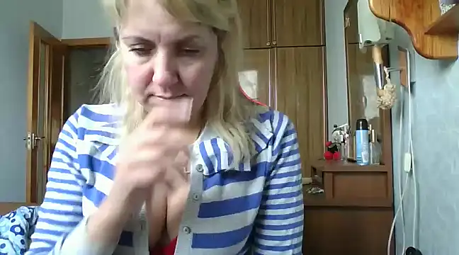 Snapshot of IrinaB1 chatting on 02-24-25, 07:44 IrinaB1 online show from 02-24-25, 07:44