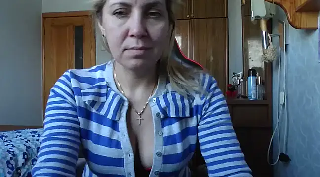 Snapshot of IrinaB1 chatting on 02-25-25, 07:31 IrinaB1 online show from 02-25-25, 07:31