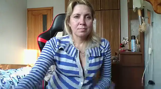 Snapshot of IrinaB1 chatting on 02-25-25, 01:39 IrinaB1 online show from 02-25-25, 01:39