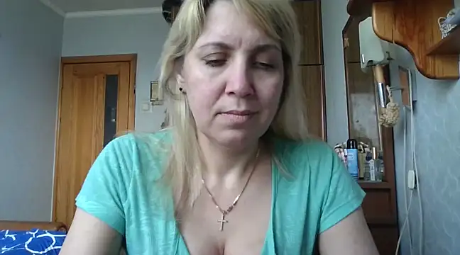 Snapshot of IrinaB1 chatting on 03-11-25, 10:40 IrinaB1 online show from 03-11-25, 10:40