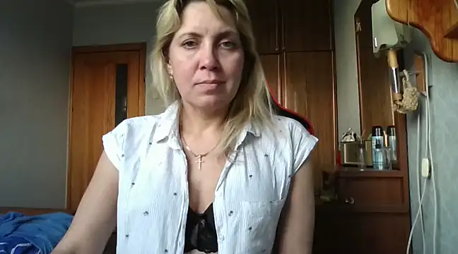 Snapshot of IrinaB1 chatting on 03-21-25, 03:13 IrinaB1 online show from 03-21-25, 03:13