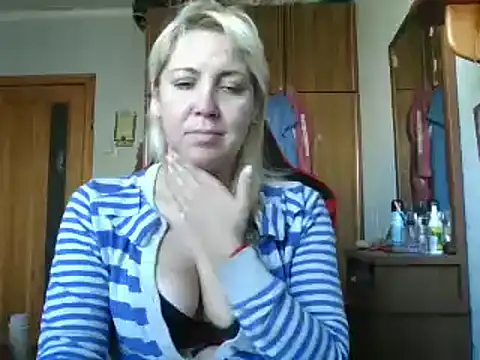 Snapshot of IrinaB1 chatting on 10-26-25, 06:08 IrinaB1 online show from 10-26-25, 06:08