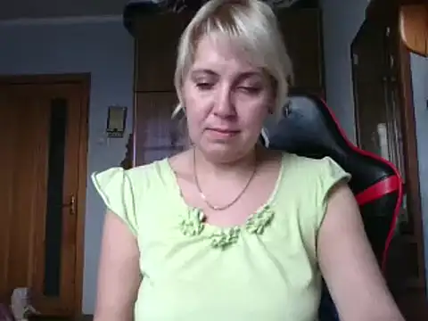 Snapshot of IrinaB1 chatting on 11-26-25, 08:15 IrinaB1 online show from 11-26-25, 08:15