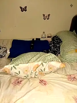 Snapshot of Queen-sluty2 chatting on 12-28-24, 01:50 Queen-sluty2 online show from 12-28-24, 01:50