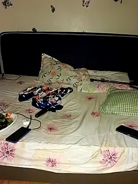 Snapshot of Queen-sluty2 chatting on 02-04-25, 08:28 Queen-sluty2 online show from 02-04-25, 08:28