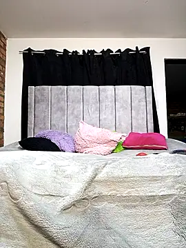 Snapshot of valenthottie chatting on 11-02-25, 11:07 valenthottie online show from 11-02-25, 11:07