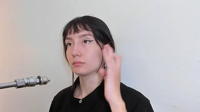 Snapshot of lizzy_davis_1 chatting on 09-17-25, 03:52 lizzy davis 1 online show from 09-17-25, 03:52