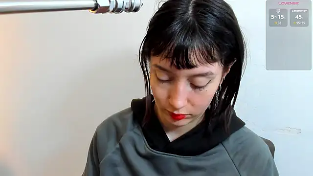 Snapshot of lizzy_davis_1 chatting on 11-16-25, 04:07 lizzy davis 1 online show from 11-16-25, 04:07