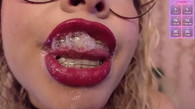 Haelycute online show from 06-04-26, 02:06
