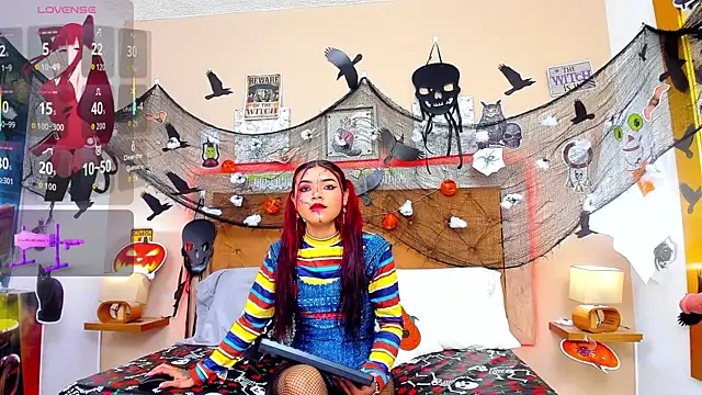 CristalLoren online show from 10-31-25, 05:58