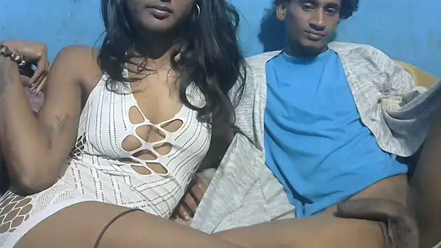 Snapshot of indiangeni20 chatting on 12-13-25, 07:53 indiangeni20 online show from 12-13-25, 07:53