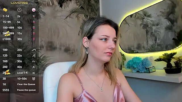 Snapshot of pretty_little_thing chatting on 01-15-25, 04:21 pretty little thing online show from 01-15-25, 04:21