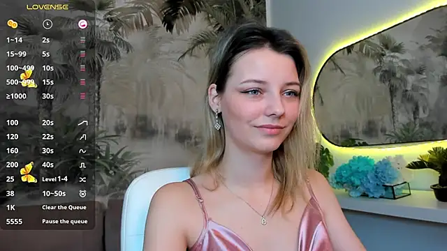 Snapshot of pretty_little_thing chatting on 01-15-25, 07:23 pretty little thing online show from 01-15-25, 07:23