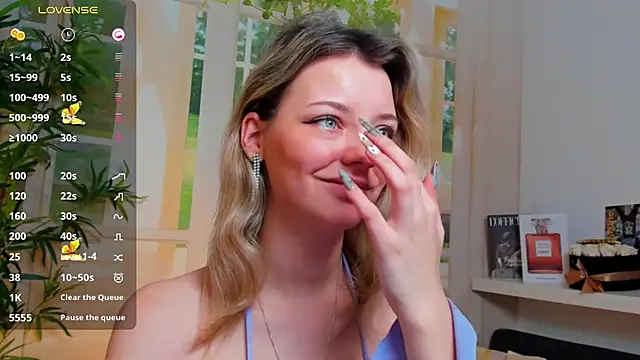 Snapshot of pretty_little_thing chatting on 01-31-25, 03:44 pretty little thing online show from 01-31-25, 03:44